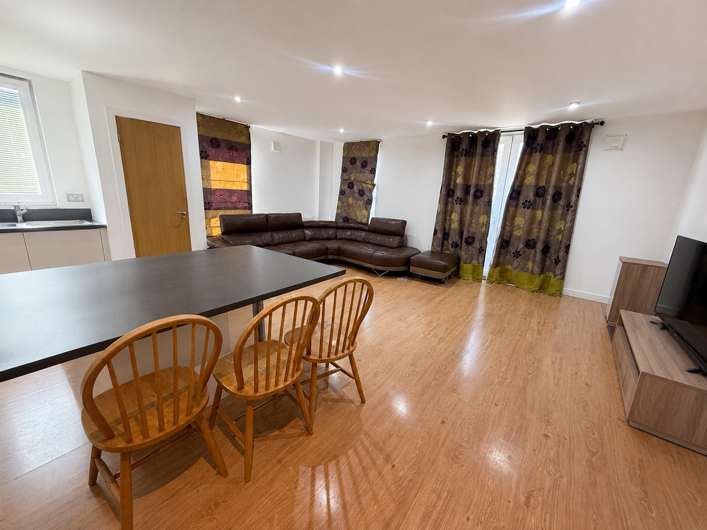 Pontes Avenue, Hounslow